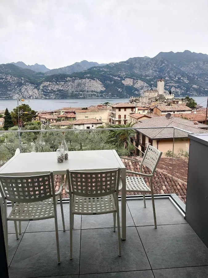 Ferienwohnung Blue Sky Garda - Zaffiro Malcesine Apartment